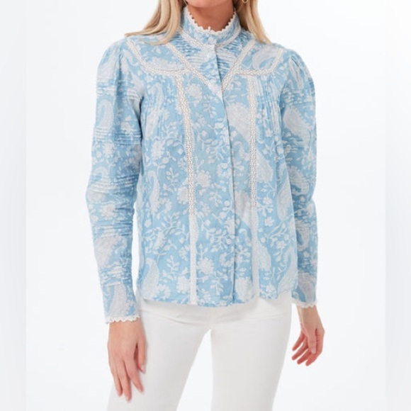 Tuckernuck Tops - Tuckernuck The Shirt by Rochelle Behrens Blue Paisley Priya Shirt Size XS Lace